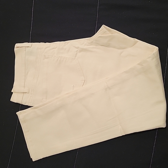 Diane Gilman Jean's Cream. - Picture 4 of 6